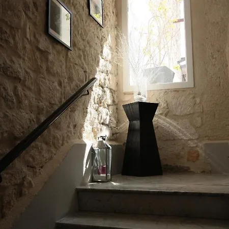 La Maison D'arles Bed and Breakfast Αρλ