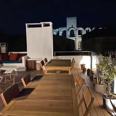 Oda ve Kahvaltı La Maison D'arles 2*