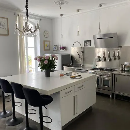 Frühstückspension La Maison D'arles 2*